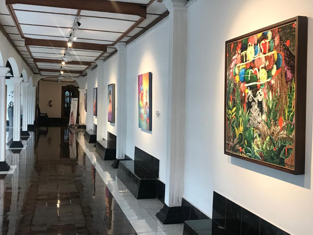 雨树精品别墅及画廊旅馆 日惹 外观 照片